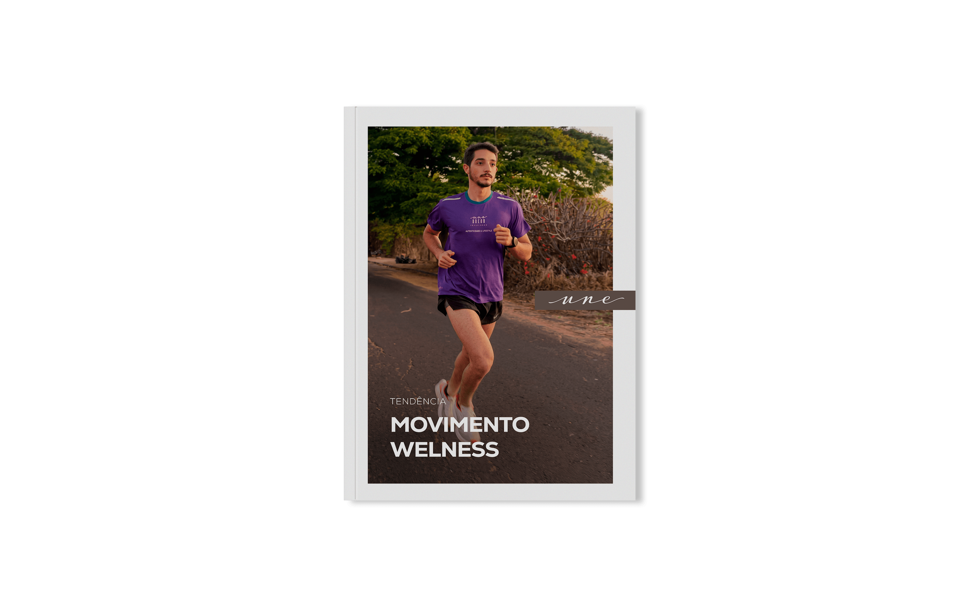 Corredor em movimento ao ar livre — movimento wellness